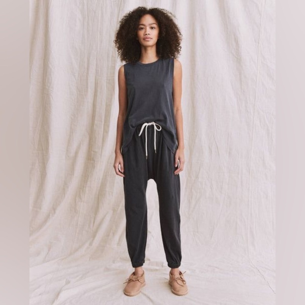 NWT The Great Jersey jogger pant in washed navy, size 3